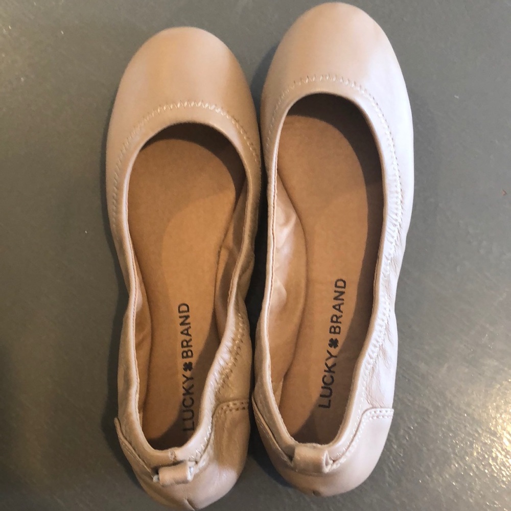NWOT Lucky Brand Eleesia Nude Leather Flats